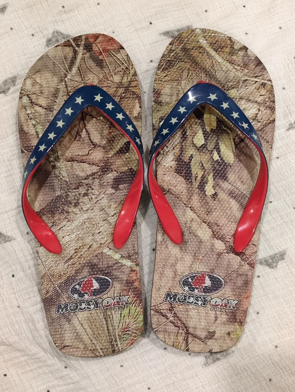 ❤️🤍💙Mossy Oak Camo Flip Flops with Red, Blue & White Straps Men's size 9 Large